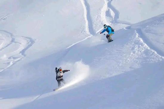 阿勒泰地区滑雪季早预热早启动